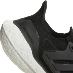 adidas Ultraboost 21