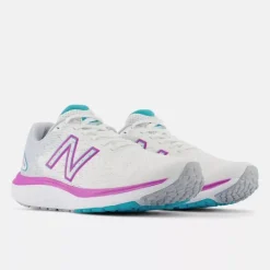 New Balance 680 V7