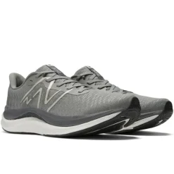 New Balance FuelCell Propel v4
