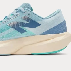 New Balance FuelCell Rebel V4