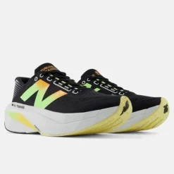 New Balance FuelCell SuperComp Trainer V3