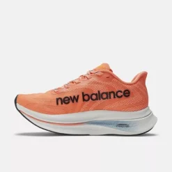 New Balance FuelCell SuperComp Trainer V2