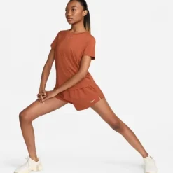 Nike Dri-FIT One Classic Short Sleeve Tee